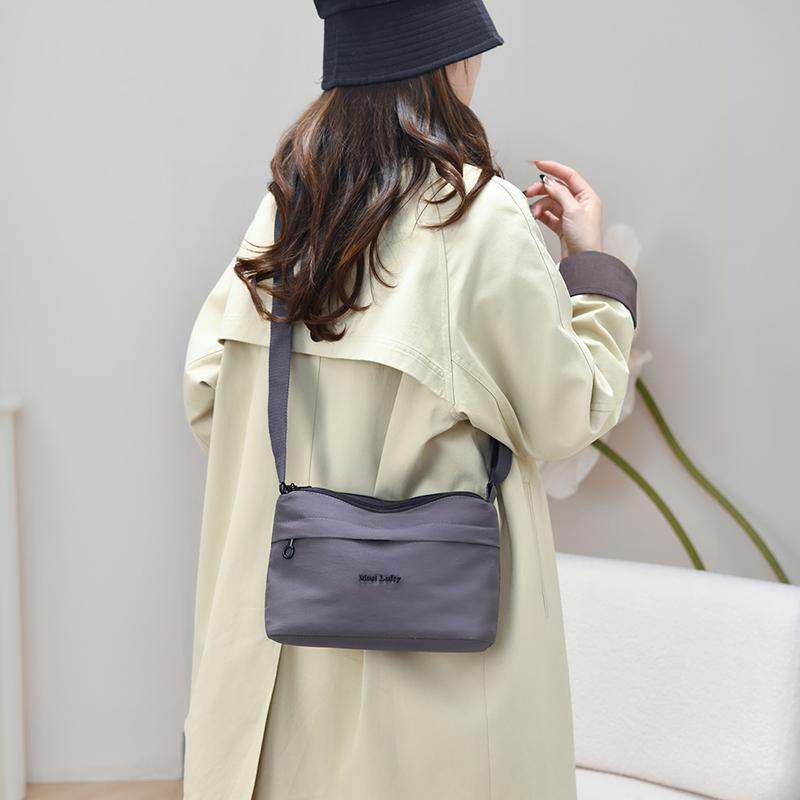 Women's Shoulder Bag Lightweight Large Capacity Multi-compartment Nylon Crossbody Bag