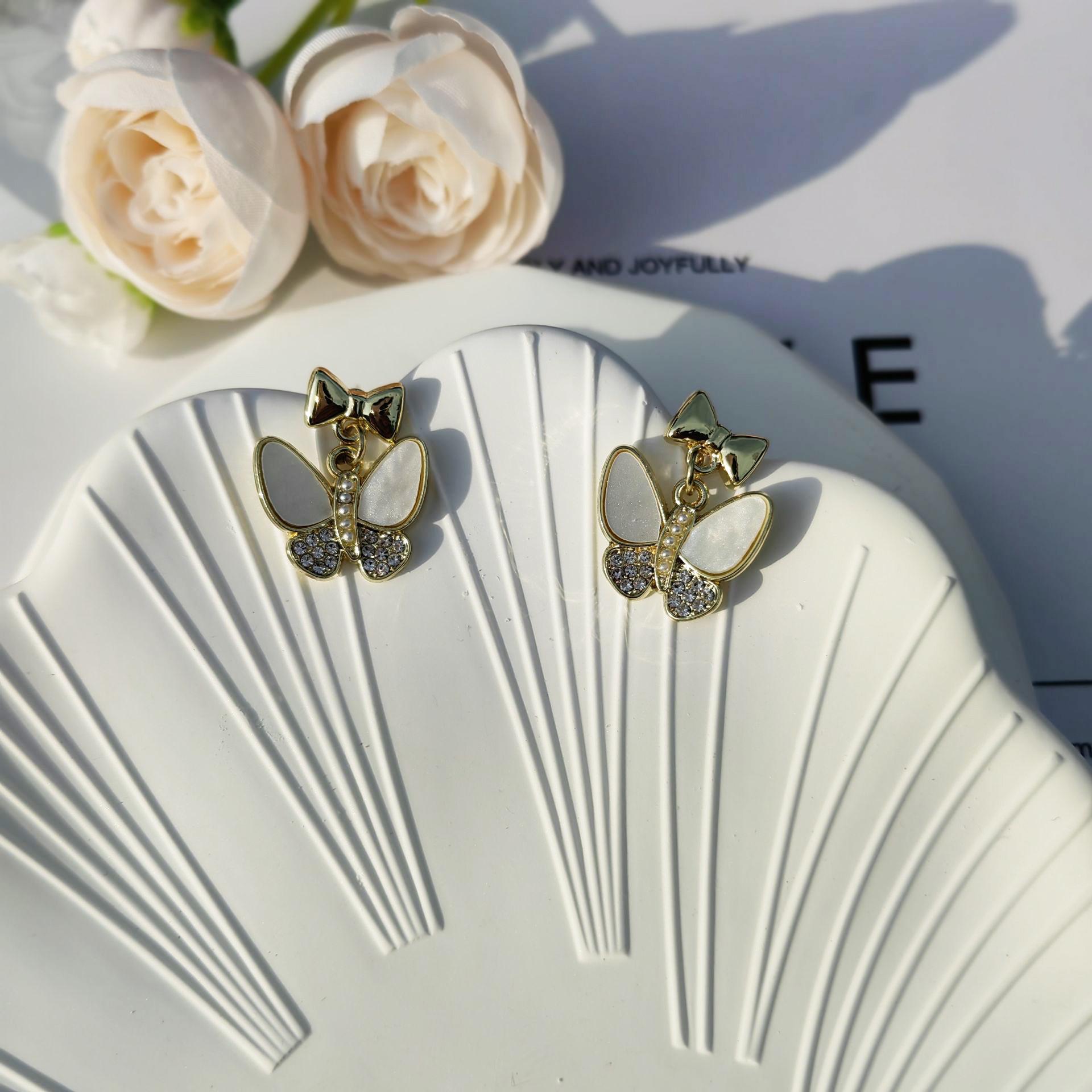 2024 Trendy Butterfly Heart Crystal Stud Earrings – Elegant French Style