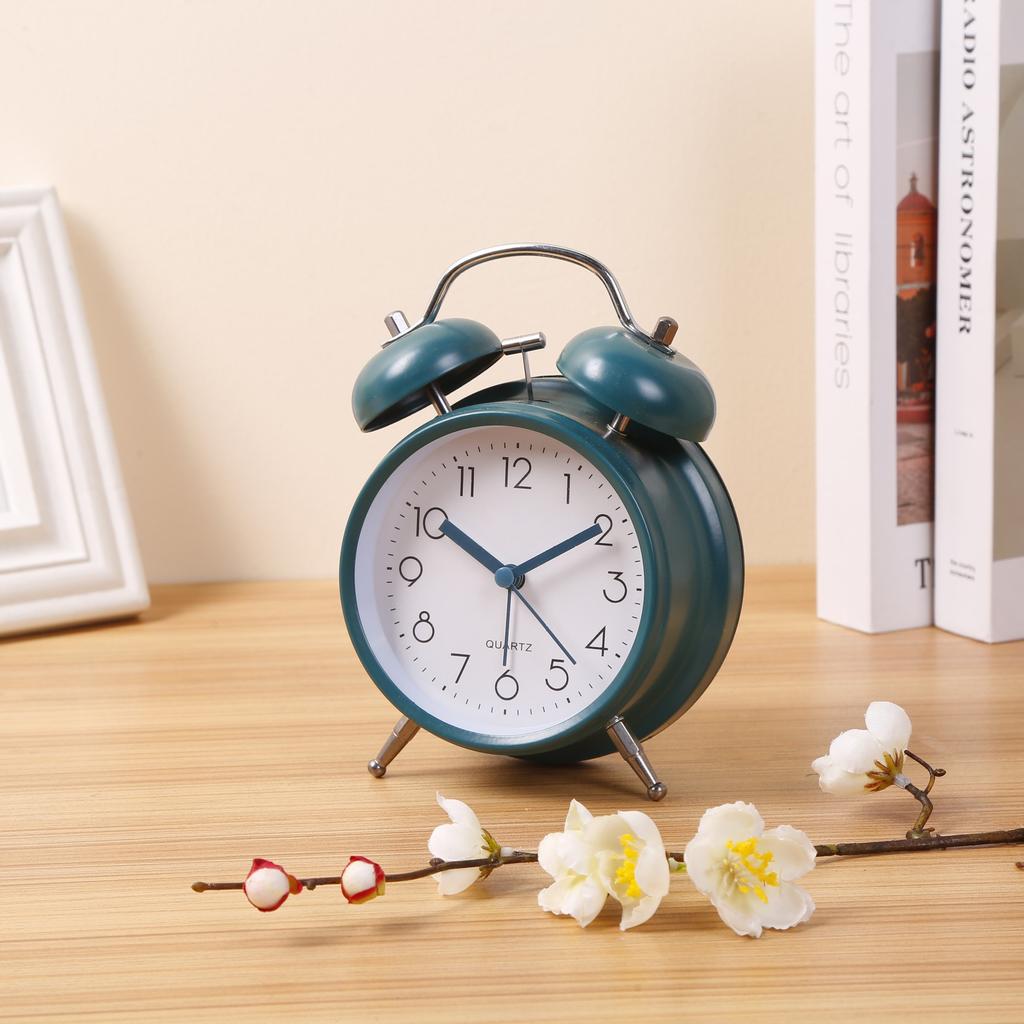 Metal spray painted simple digital flat head pin bell alarm clock children student bedside night light creative fashion double bell clock