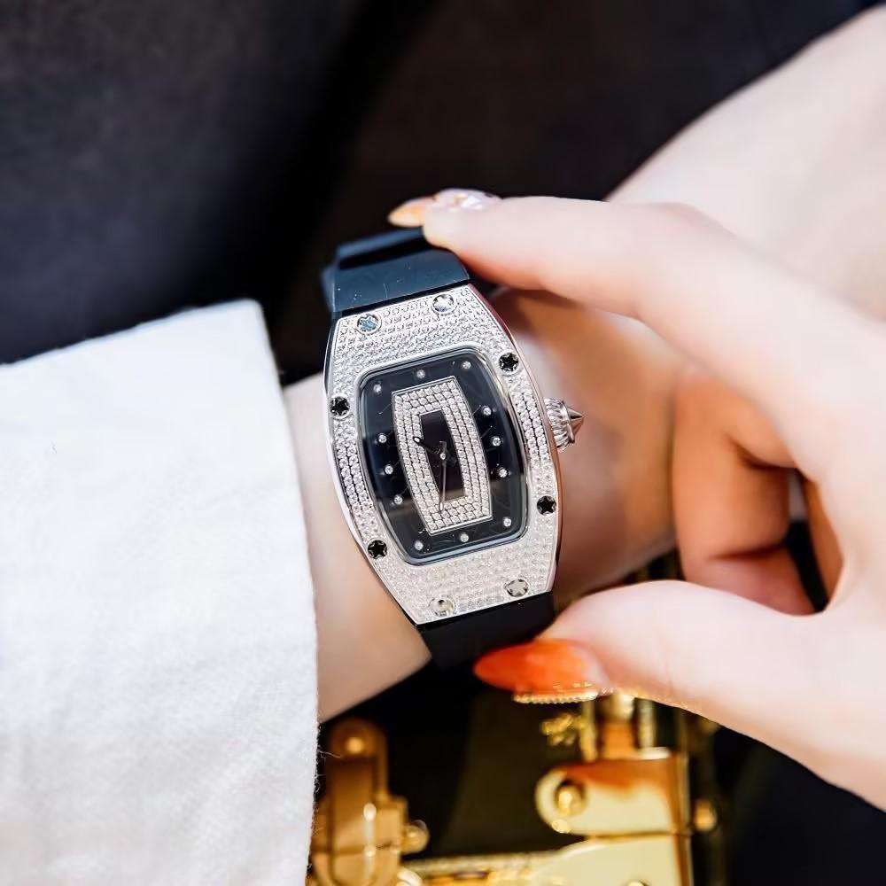 

FENSIR1615 Женские кварцевые часы бочкообразной формы с элегантным дизайном