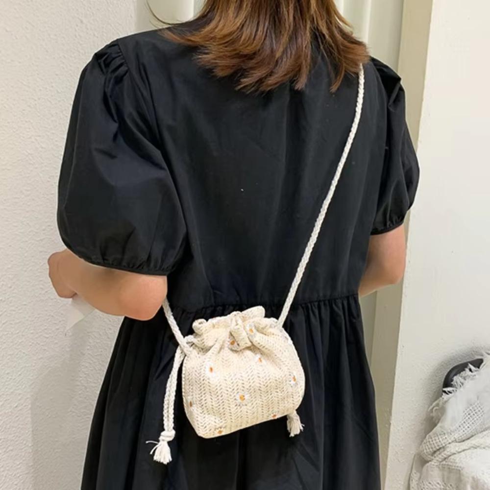 Fashion Rattan Straw Weave Bucket Bags Casual Small Beach Shoulder Bags Retro Handbags Totes Women Summer