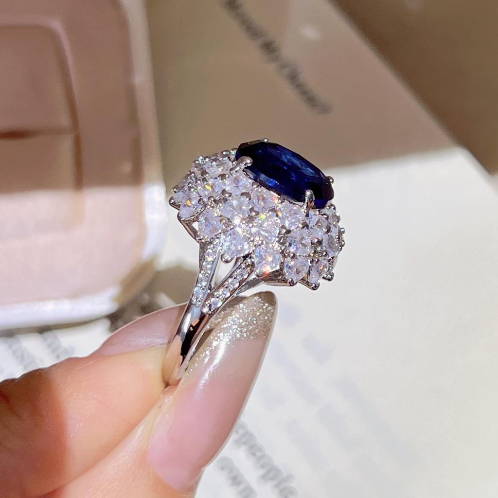 High-end luxury, meticulously crafted, full-diamond heart-shaped cubic zirconia ring, pigeon-egg royal blue, heavy-duty design8Clara Open Ring