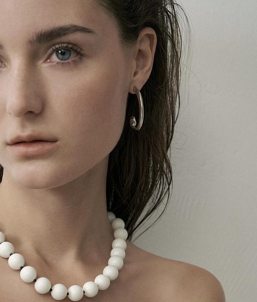 Eleganter C-förmiger Wellen-Ohrklemme: Minimalistische 925er Silber Ohrstecker mit Webdesign für Damen