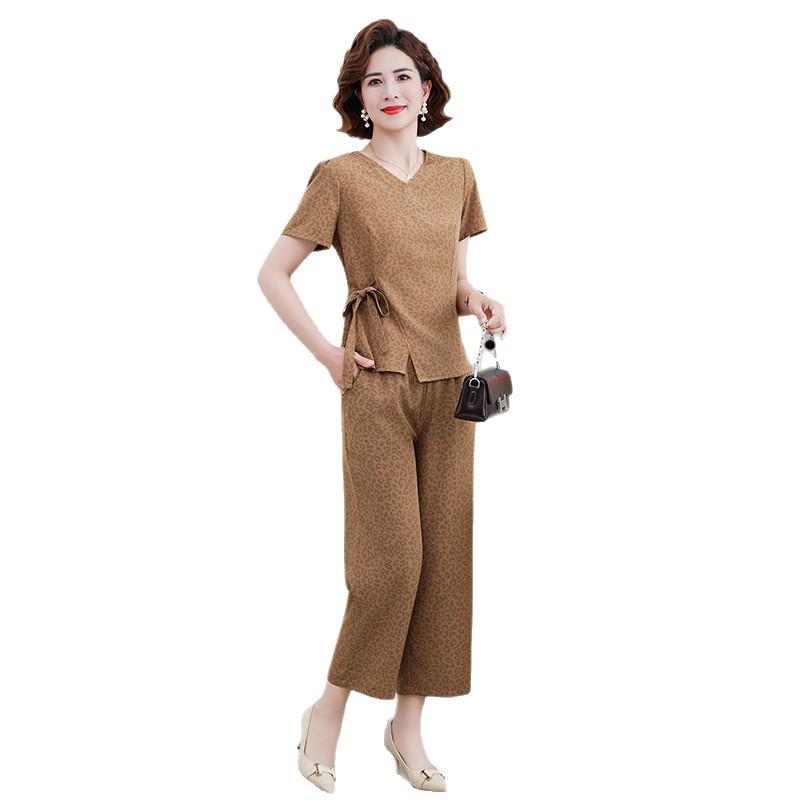 Stylish V-Neck Summer Two-Piece Set for Middle-Aged and Elderly Women