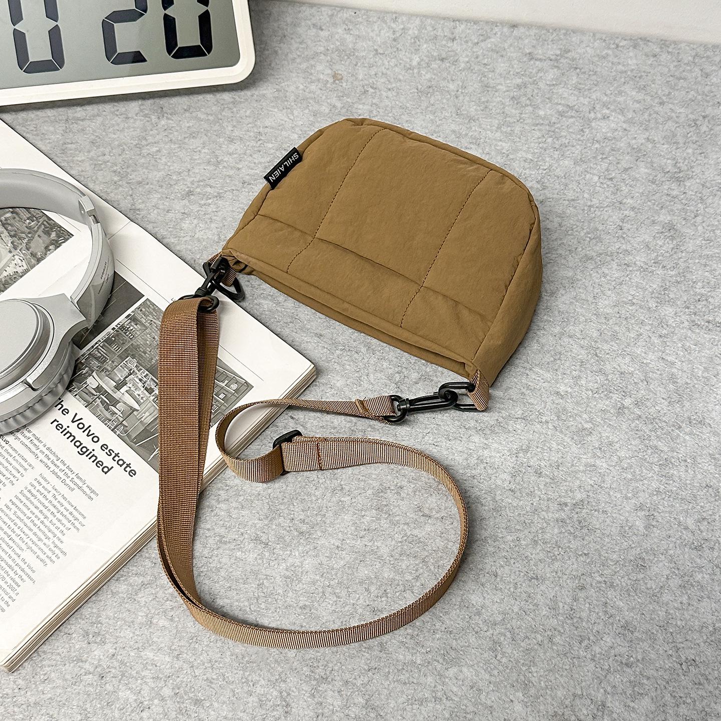 

2025 Women s Cotton-Padded Lightweight Crossbody Bag – Versatile, Trendy, Casual Portable Shoulder Bag