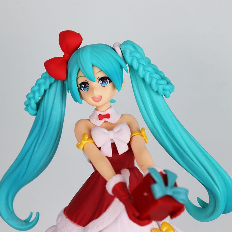 New Christmas theme Hatsune Miku Figure Holding a gift in hand Desktop Anime Handmade Decoration Doll for Fans Collection Gift