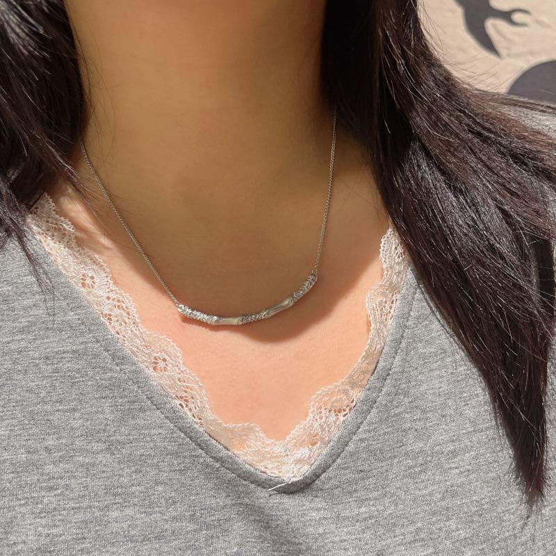 The Same Style Of Diamond Brushed Bamboo Necklace In The Gold Store Is A High-End High-End Retro Collarbone Chain