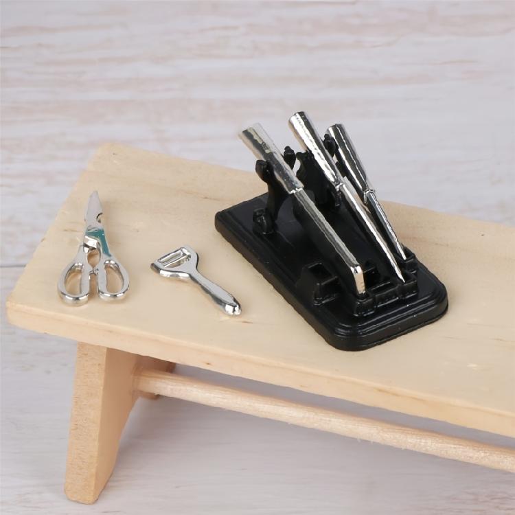 Realistic Miniature Kitchen Cutter and Stand For 1:12 Scale Doll House Decoraiton Promotes Children Imaginative Play