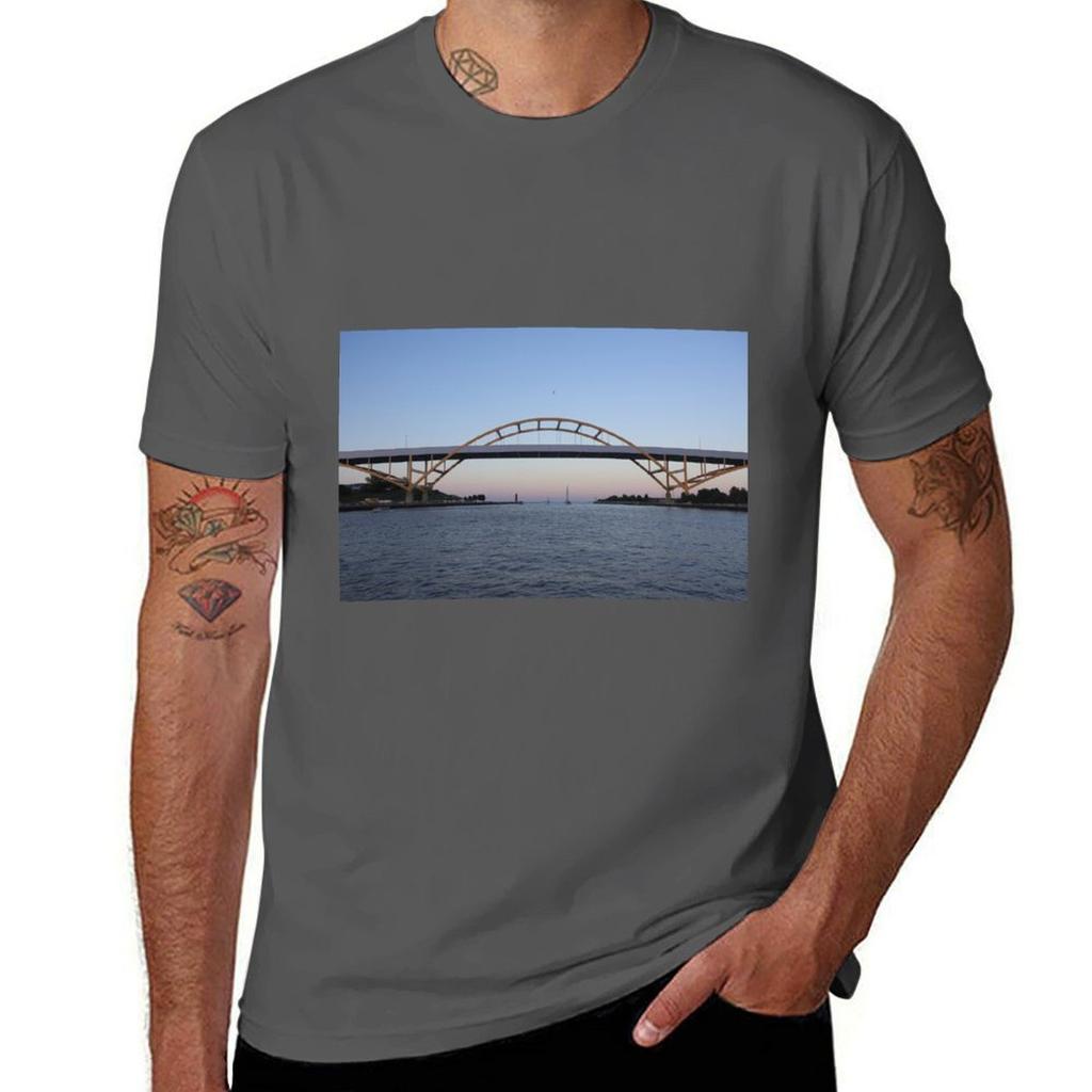 Hoan Bridge at Sunset TShirt Outdoor Work Short Sleeve Top