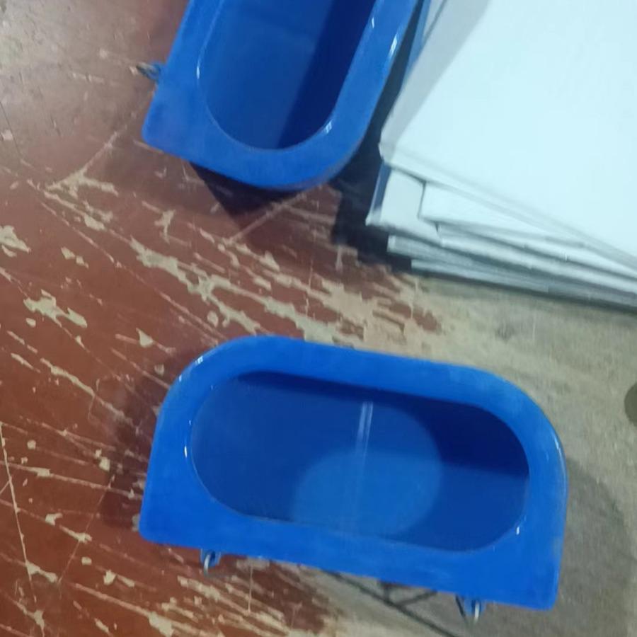 Bird Food and Water Box: Anti-Spill Hanging Trough for Parrots and Pigeons