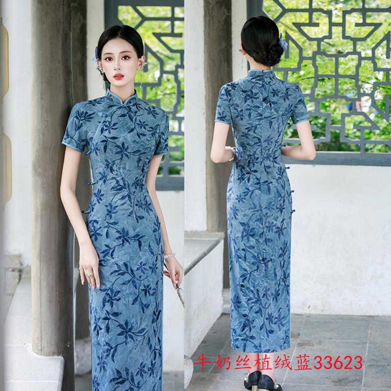 Retro Chinese style elastic flocking long cheongsam 1011 early autumn new slim and thin women's dress of the Republic of China