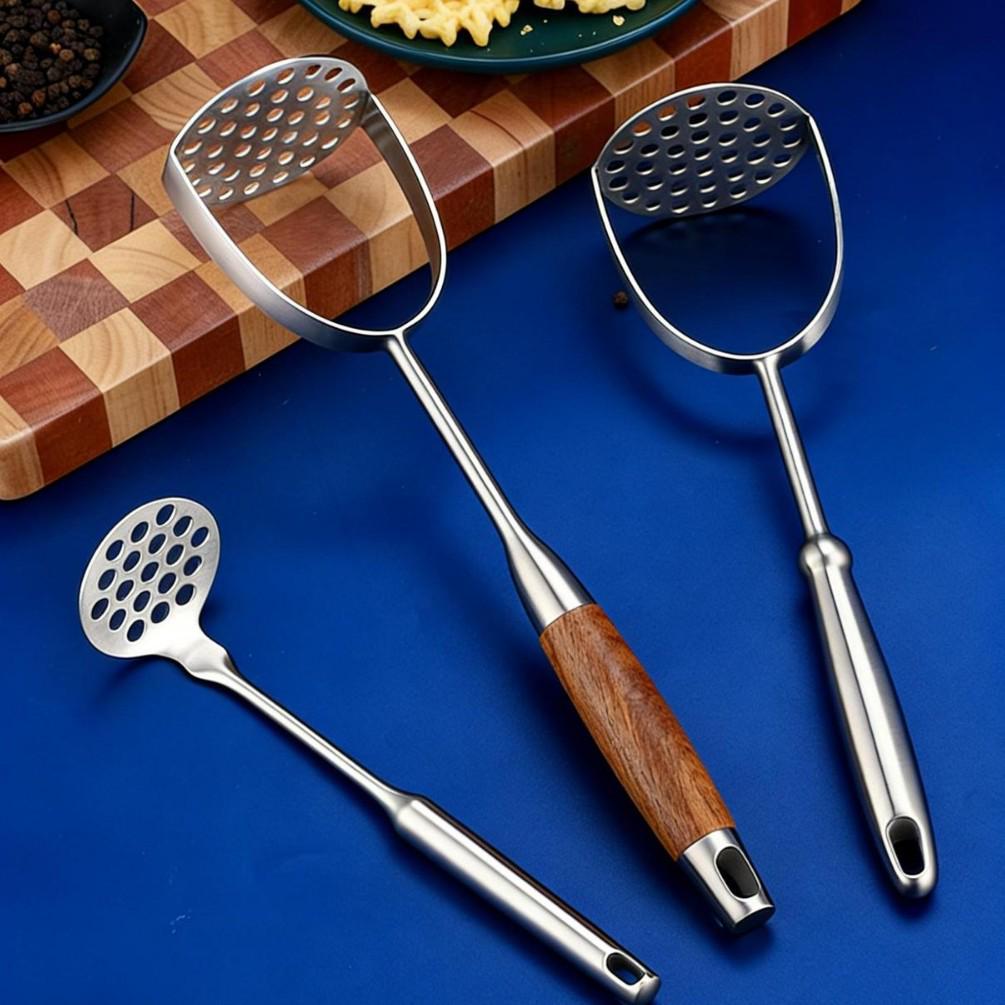 Liang Sheng Wooden Handle Stainless Steel Potato Masher & Pumpkin Squeezer