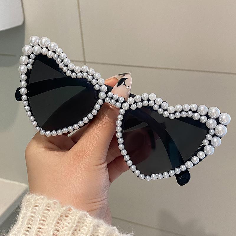 2025 Heart-Shaped Pearl Sunglasses: European & American Fashion for Women