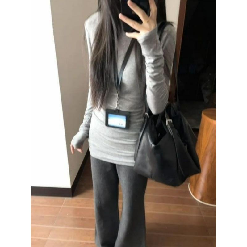 

Women s White Thermal Fleece Base Layer Shirt - Long-Sleeve, Slim Fit, Mid-Length, Covers Buttocks, Perfect for Autumn and Winter S (75-95 lbs)