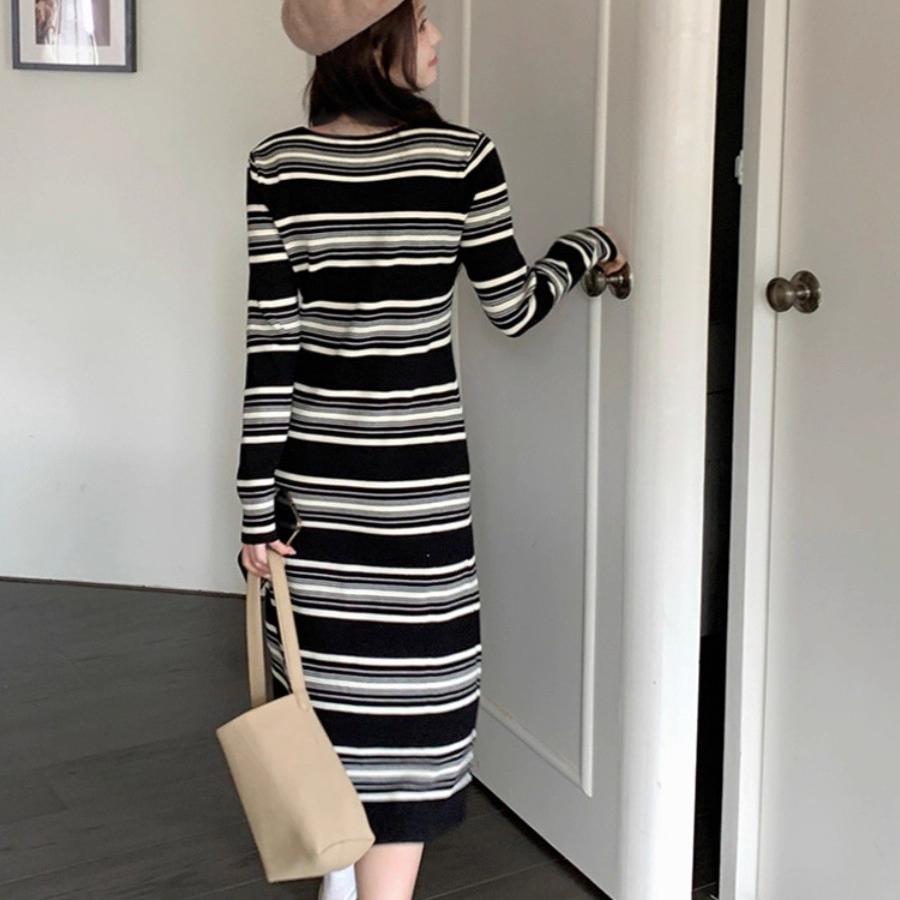 A New Striped Knitted Dress for Women in Autumn and Winter, Featuring A Slimming Mid-length, Form-fitting and Laid-back Style That Fits The Buttocks