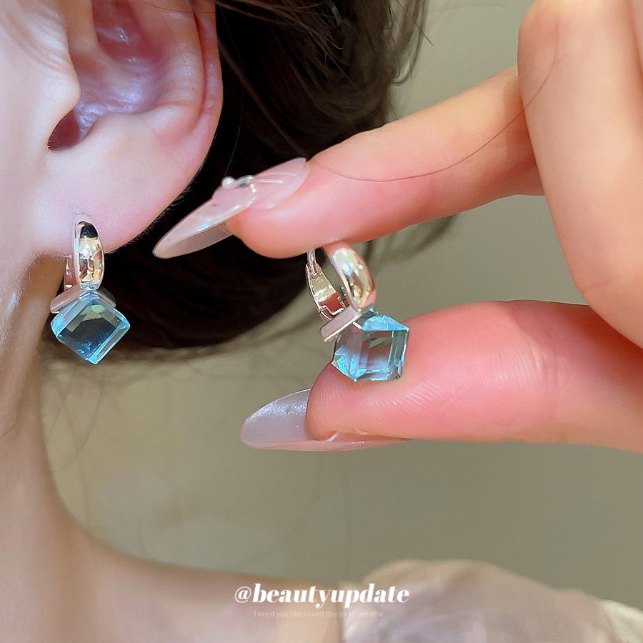 Elegant 3D Crystal Glass Square Ear Studs - Versatile Geometric Earrings for Women