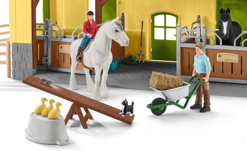 Schleich Farm World Stable Figure 42485