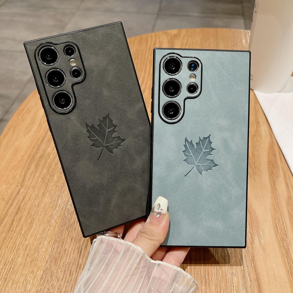 Custodia in similpelle per Samsung S26 Ultra – Sensazione al tatto come la pelle, Antiurto, Design Foglia d'Acero Adatta ai Modelli S23 FE e S24U