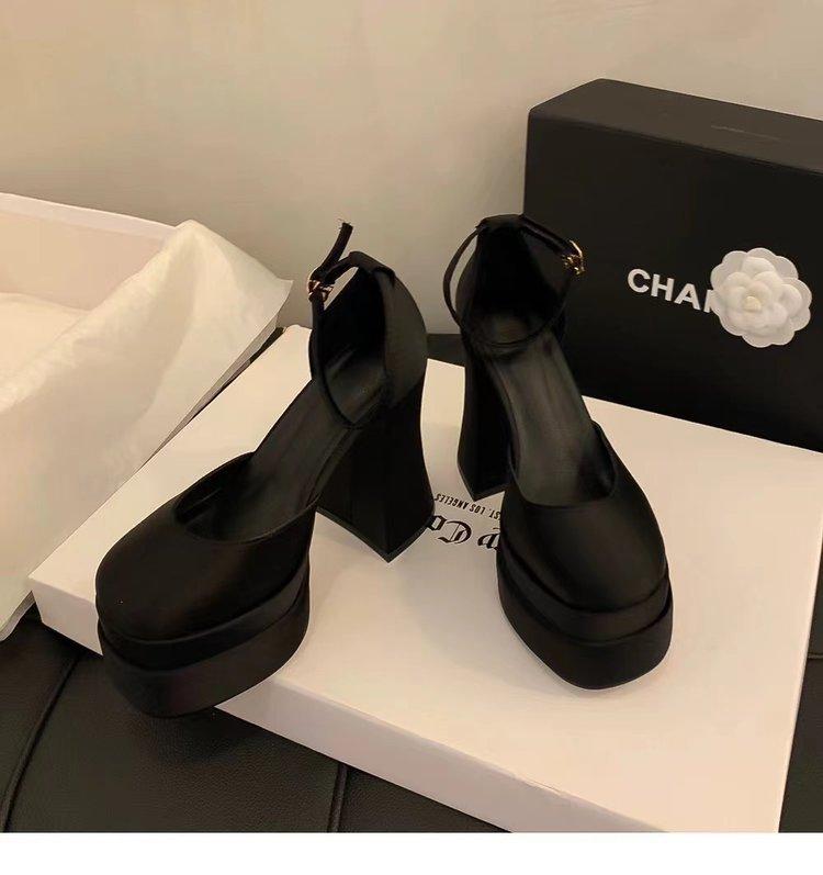 Foreign trade new 42 large size high heel square head sandals fairy wind hate sky high water platform catwalk high heels one word buckle tide