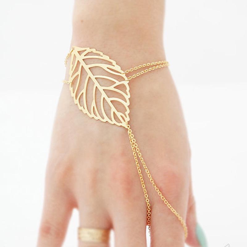 

Original single jewelry, fashionable Mori style, hollow leaf bracelet, simple bracelet. золотой