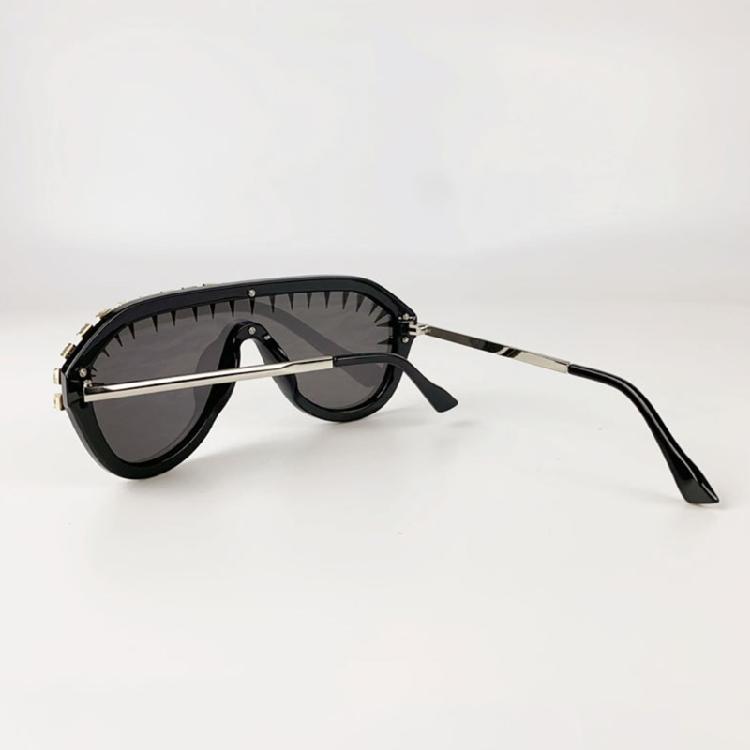 Popular Crystal Studded Frame Sunglasses for Youth Adult Fashion Enthusiasts Eyeglasses for Various Occasion and Outfit