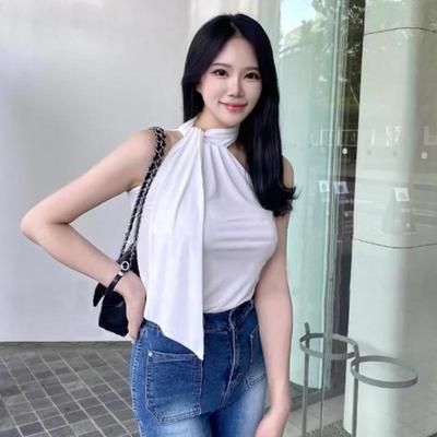 Korean Women’s Halter Neck Off-the-Shoulder Draped Sleeveless Top – Elegant & Versatile Style