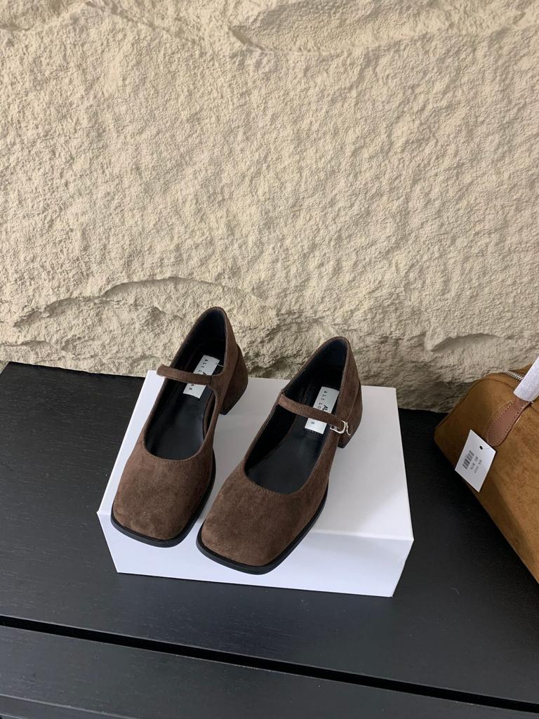 Retro Mary Jane shoes women's soft-soled Doudou shoes 2025 spring and autumn new brown small square head shallow mouth one pedal single shoes