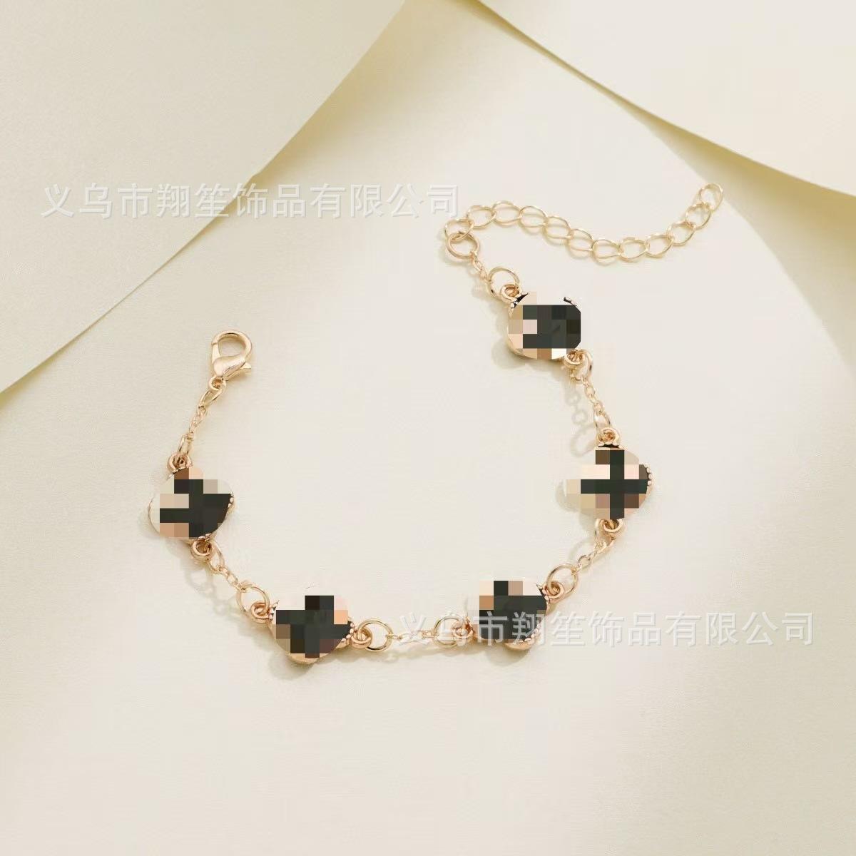 Трансграничный новый браслет с четырехлистным клевером для женщин, корейский простой стиль Ins, универсальный браслет с четырехлистным клевером из перламутра на удачу United States