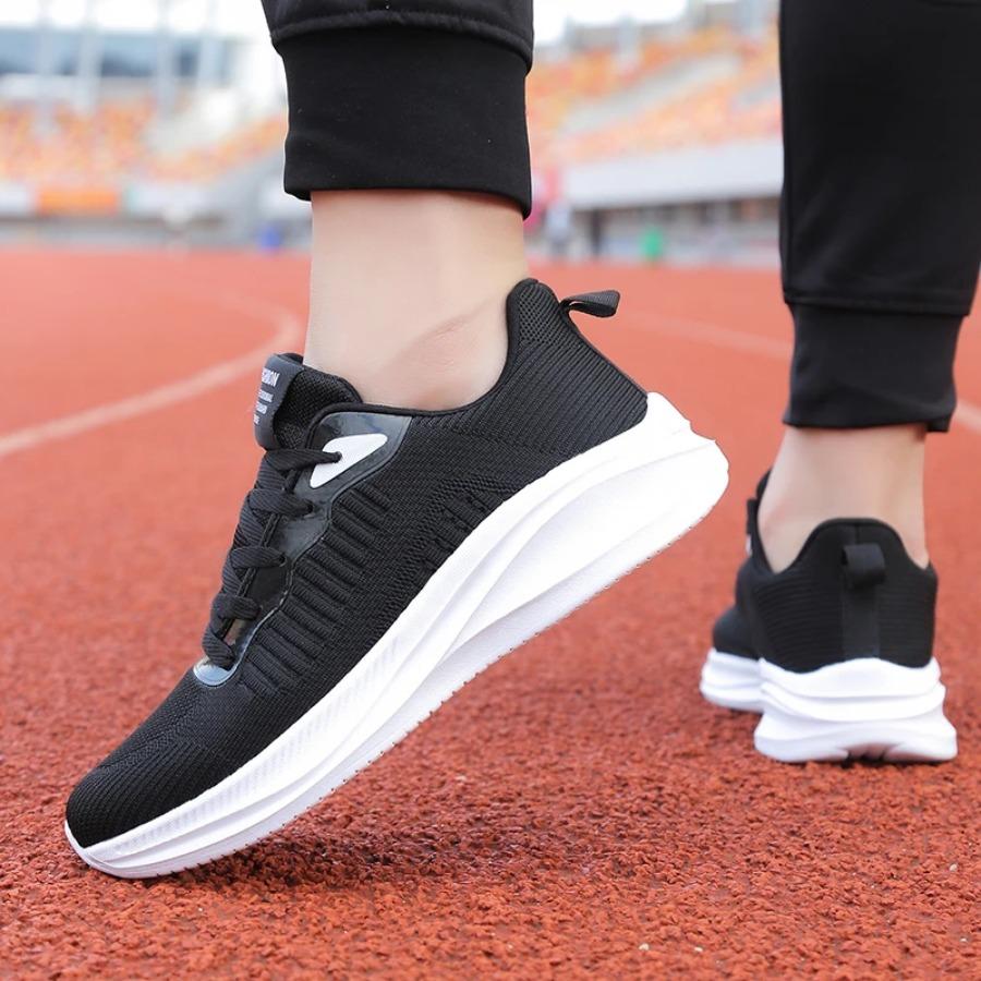 Men's casual sports shoes flying mesh surface breathable flat shoes for the elderly walking loafer training men's shoes 2025