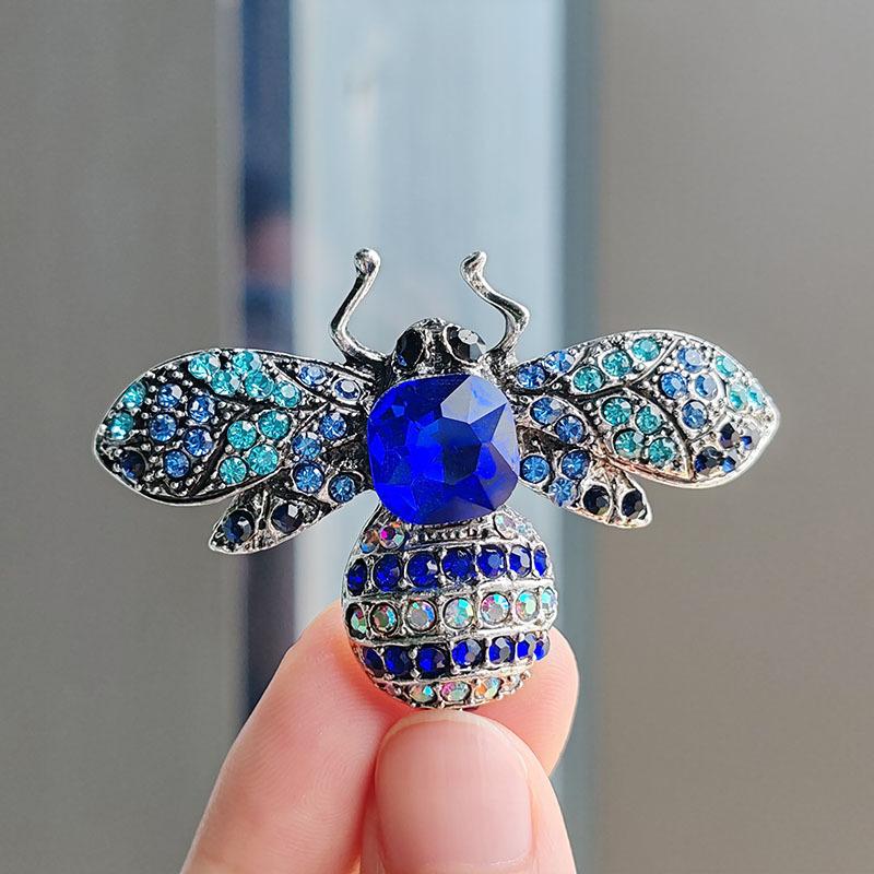 Fashion Vintage Bee Brooch Baroque Pin Female Animal Brooch Clothing Accessories Accessories
