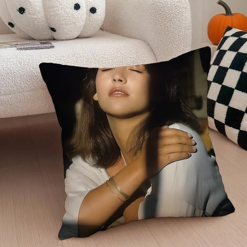 SSophie Marceau Cushion Cover Throw Pillow Cover Hidden Button Durable Polyester Chair Cushion