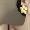 1 Pair Women Earrings 3D Flower Shape Retro Matt Golden Plate Solid Color Floral Stud Earrings Prom Dating Party Ear Jewelry