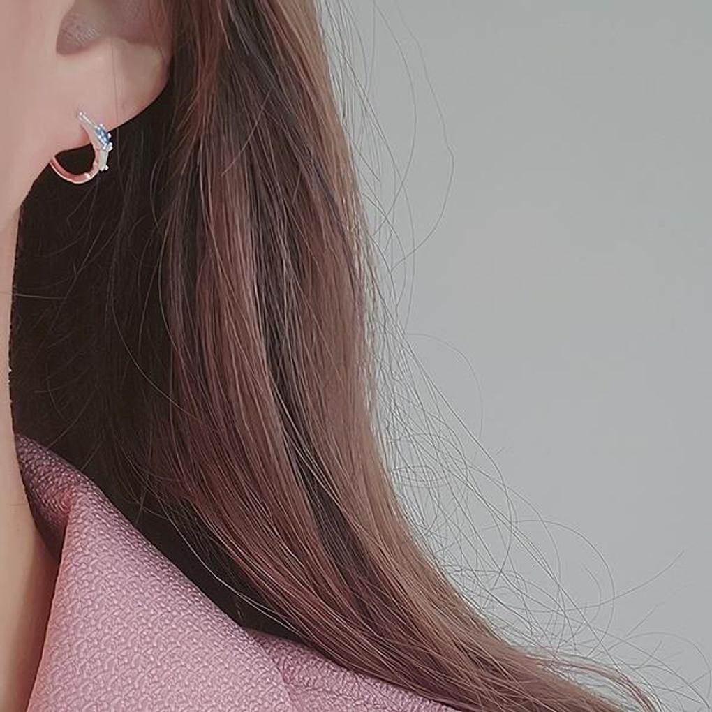 

Women s Accessories Daily Castanets Earrings white