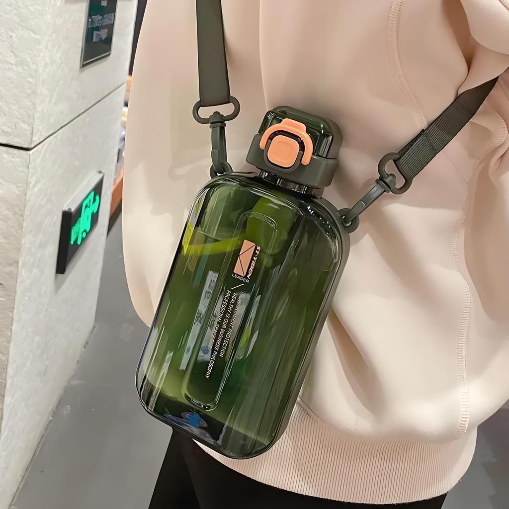 Flache, quadratische, transparente Wasserflasche, tragbare Reise-Kantine mit verstellbarem Riemen, elegante, schlanke Flasche für Sport, Camping