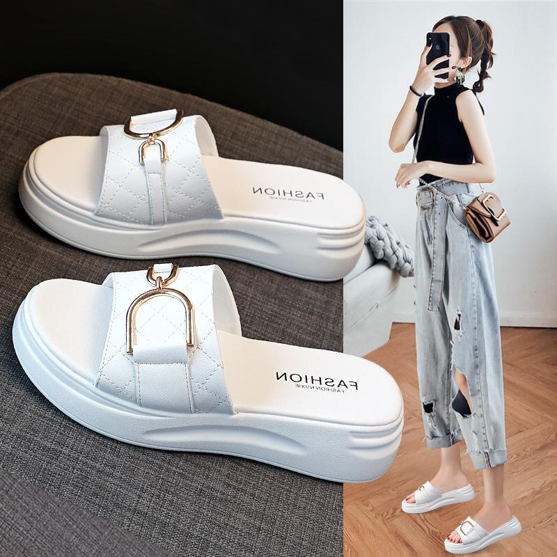 

Новые летние тапочки, женские корейские версии, универсальные кожаные шлепанцы, повседневная женская обувь с толстой подошвой, увеличивающая рост