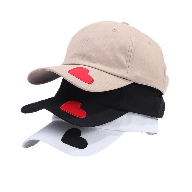 Spring cotton breathable baseball cap, European and American fashion embroidery peach heart sunshade cap, one piece in stock.