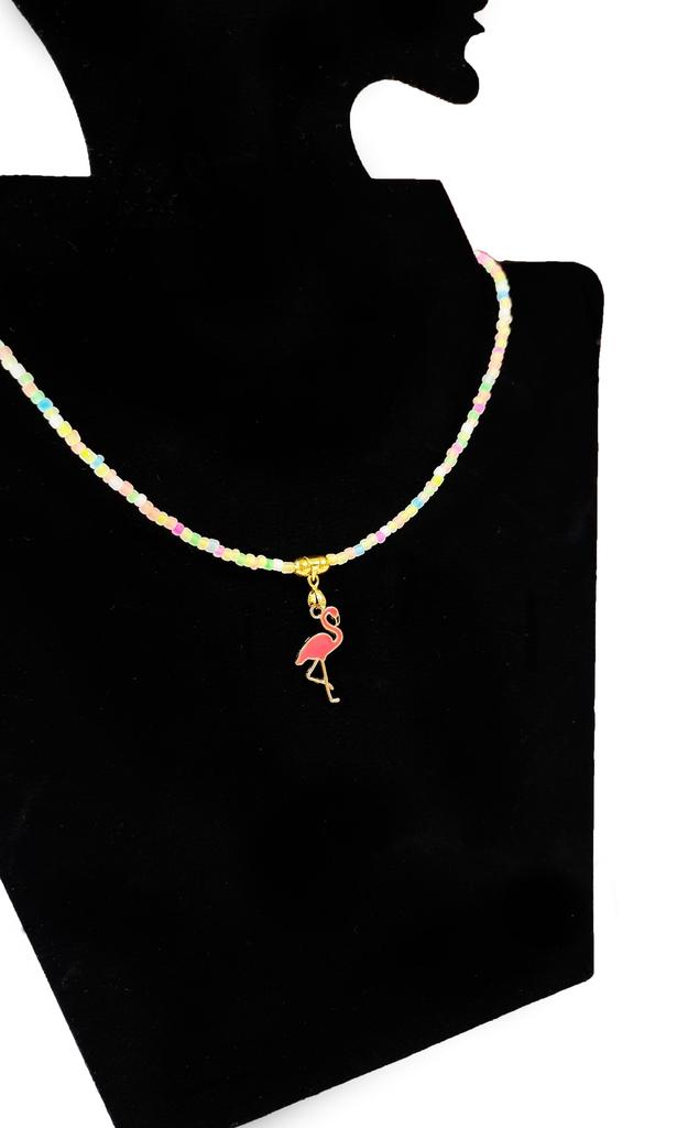 Koralikowy choker z zawieszką flaminga, ręcznie robiony naszyjnik