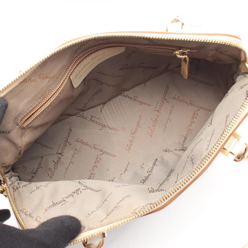 Used Salvatore Ferragamo Handbag 21 2304 leather Beige Used Women