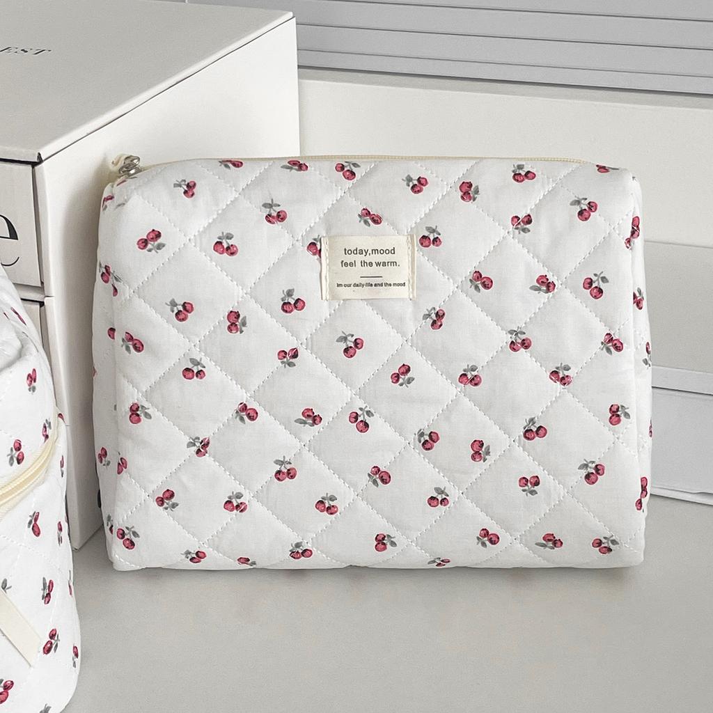 Cherry Makeup Bag Women's Cosmetic Bags Portable Cute Cosmetic Travel Storage Pouch Handbag Cotton Quilted Zipper Purse