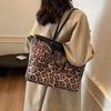 Women's bag retro leopard print bag trendy handbag 2025 new shoulder bag large capacity tote bag