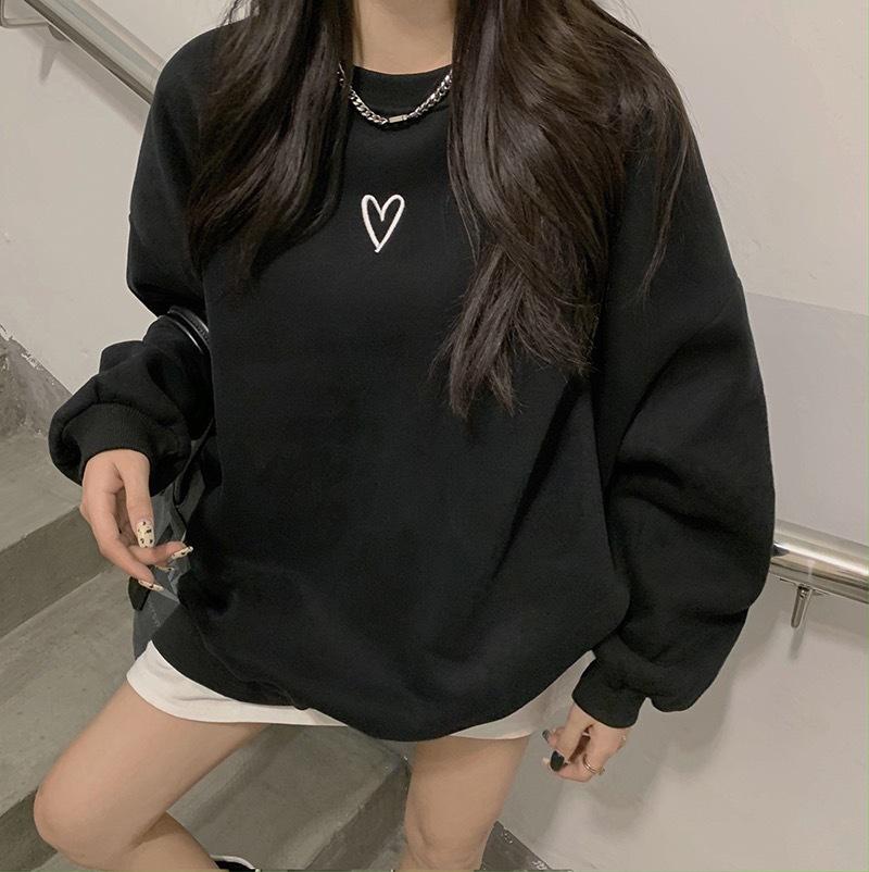 Women Heart-shaped Print Sweatshirt Round Neck Loose Pullover Hoodies Students Fashion Ladies Sweater Velvet Autumn New Korean Style
