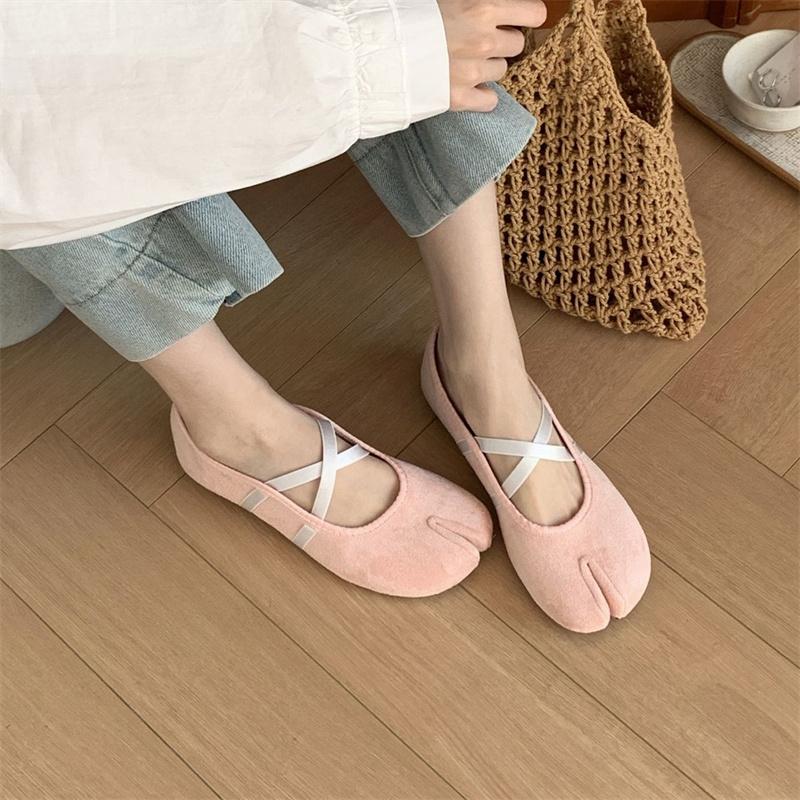 Fashion IPPEUM Tabi Sneakers Ballerina Shoes Women 2025 New Split Toe Ballet Flats