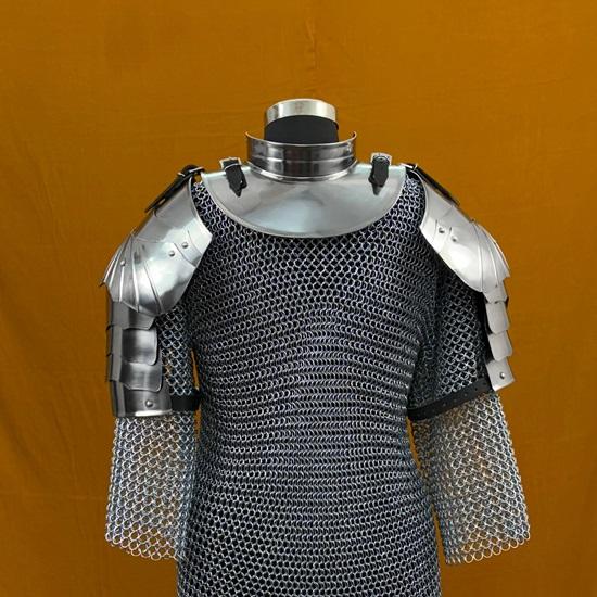 Royal Women's Chainmail Armor Set Elegant Medieval Battle Gear with Pauldrons Gorget for LARP, Cosplay Historical Reenactments