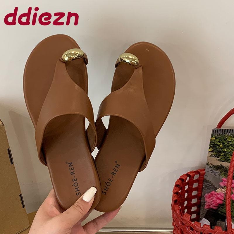 Fashion Summer Beach Female Flip Flops Women Flats Slides Slippers Shoes Fashion Metal Ladies Flats Slippers Sandals Footwear