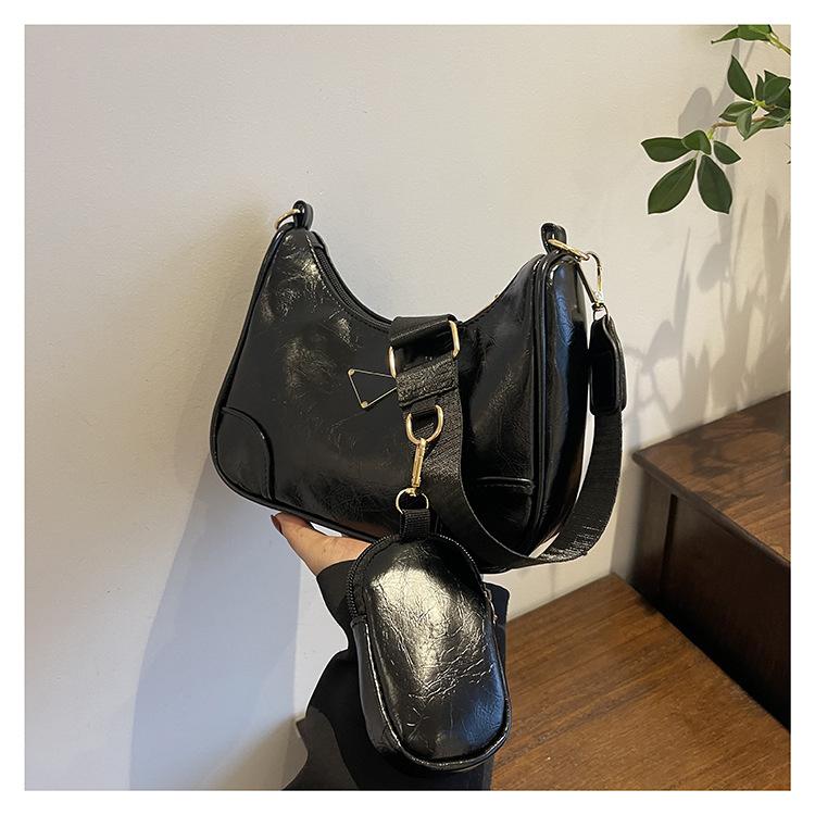 Женские однотонные квадратные сумки через плечо на молнии для отдыха из искусственной — фото 15