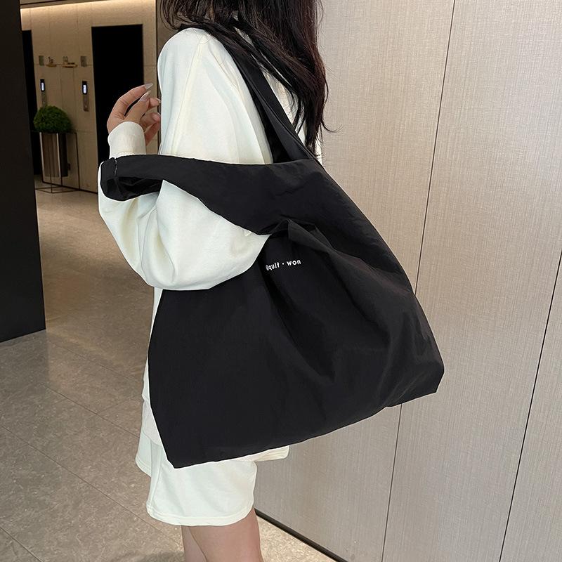 Japanese simple nylon large-capacity shoulder women's bag portable tote bag shopping bag solid color lightweight retro handbag