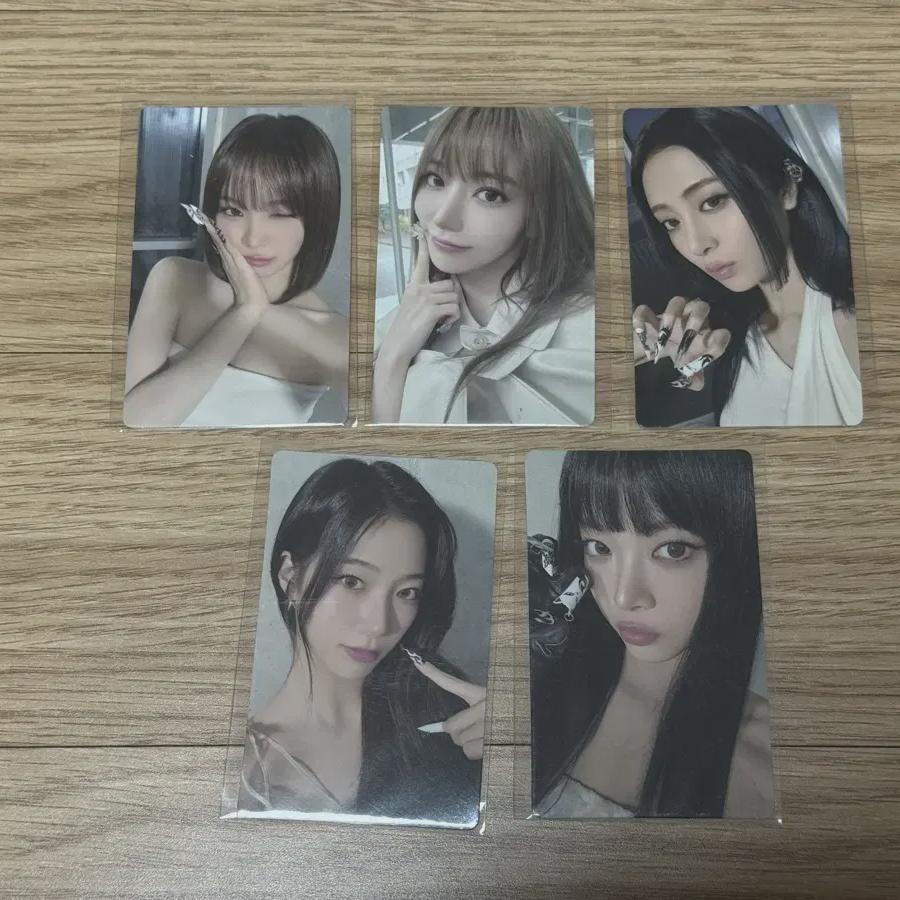 LE SSERAFIM Hot Weverse Gift Bonus Unreleased Photocard