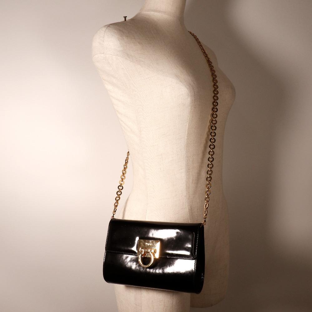 Salvatore Ferragamo ChainShoulder Shoulder Bag AQ21-8752 Gancini 2-way Clutch Black Enamel Women Used