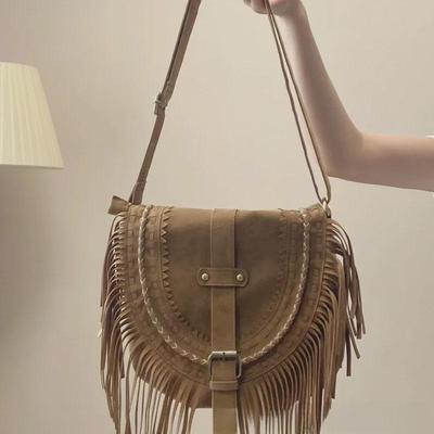 Retro Suede Tassel Saddle Bag: 2025 Trendy Handheld Shoulder Messenger for Women
