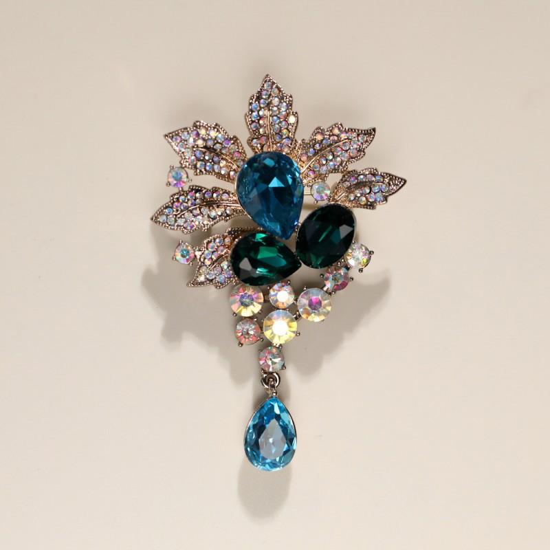 Vintage Floral Brooch With Austrian Crystal Embellishment Women Elegant Retro Pin Accessory